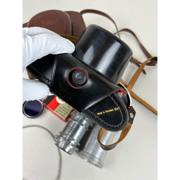 Vintage Exakta VX Ihagee Dresden Film Camera Lot of 2 & Accessories Germany - Picture 15 of 16
